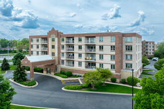 Essex Place East in Elmhurst, IL - Building Photo - Building Photo