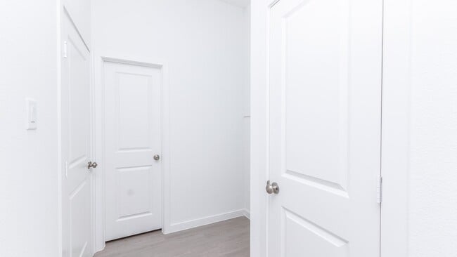 property at 2206 Diagonal Ln