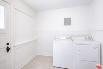 2345 W 21st St in Los Angeles, CA - Building Photo - Building Photo