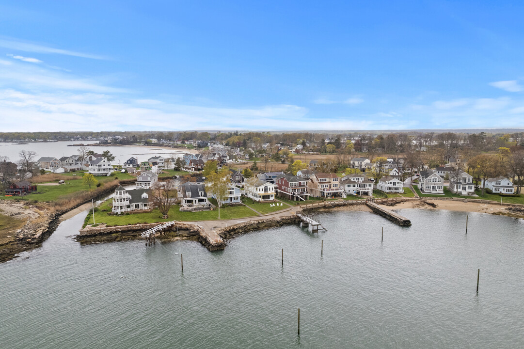 20 Summer Island Point in Branford, CT - Building Photo