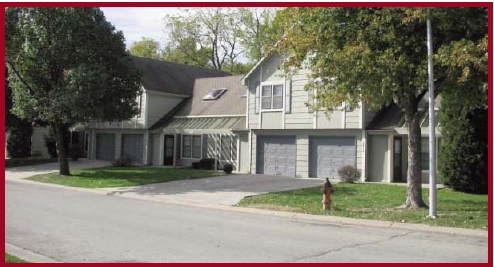 Locust Wood Townhomes in Kansas City, MO - Building Photo - Building Photo