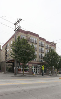 Plaza del Sol Condominiums in Seattle, WA - Foto de edificio - Building Photo