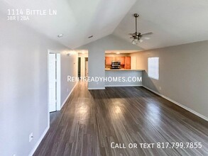 1114 Bittle Ln in Bryan, TX - Foto de edificio - Building Photo
