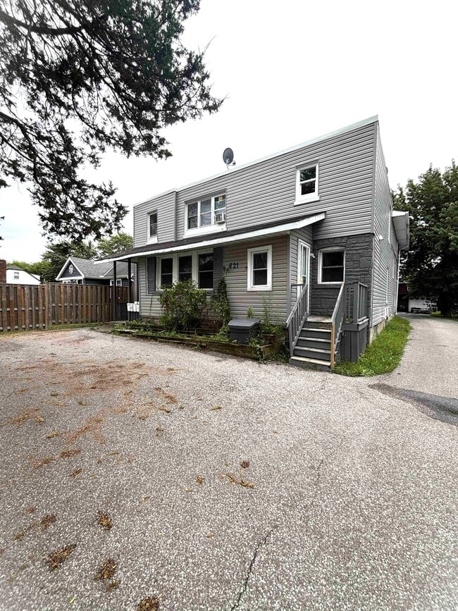 property at 721-723 Devine St