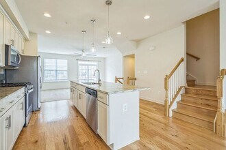 9904 Wood Edge Wy in Lanham, MD - Building Photo - Building Photo