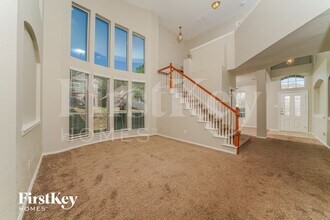 500 Crystal Falls Dr in McKinney, TX - Foto de edificio - Building Photo