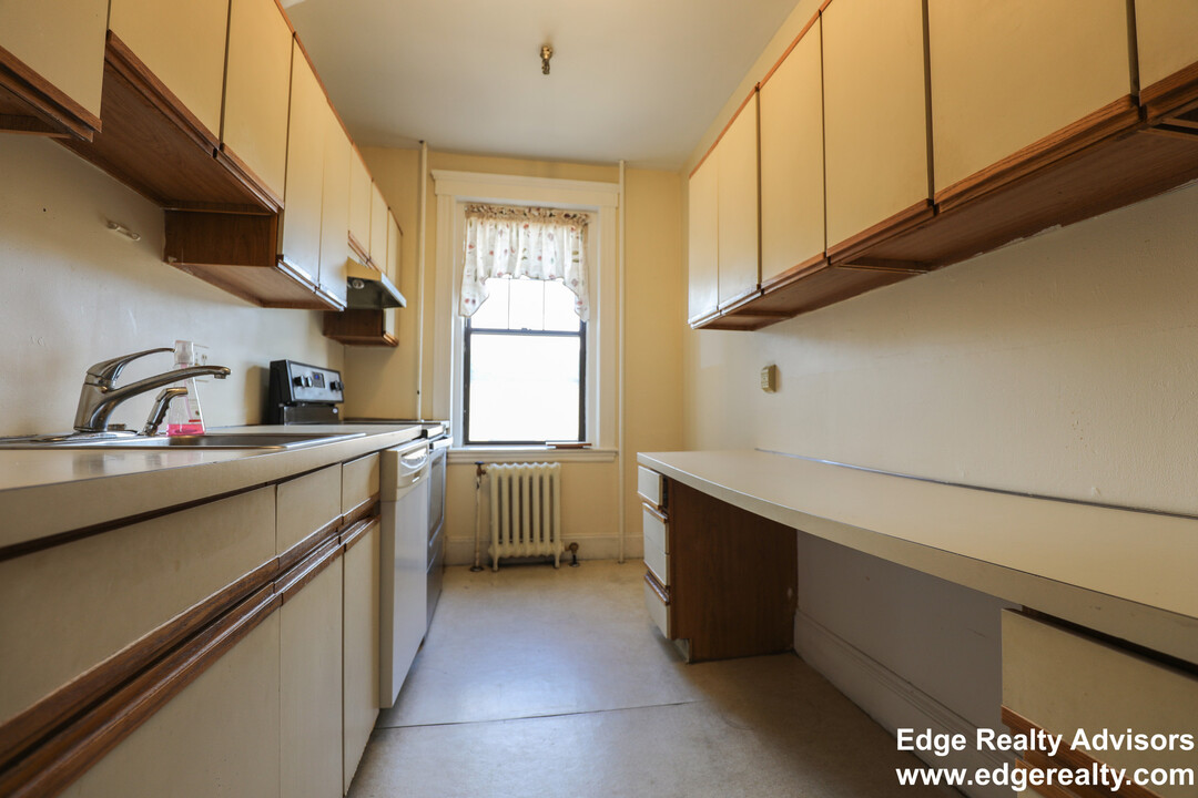 35 Chiswick Rd, Unit 4 in Boston, MA - Building Photo