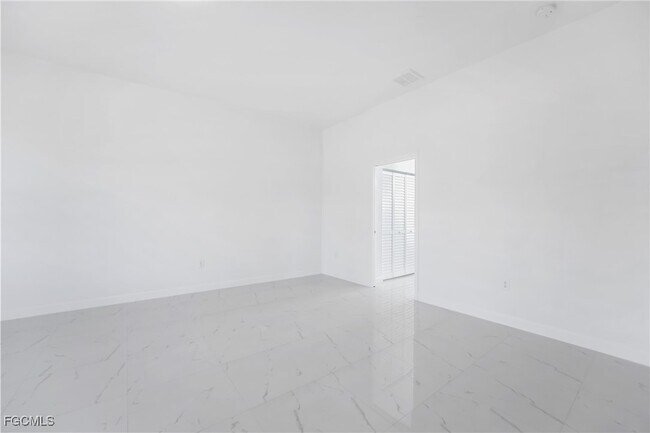 2602 73rd St W in Lehigh Acres, FL - Building Photo - Building Photo