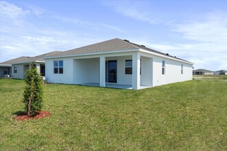 1315 Criswell Ln SE in Palm Bay, FL - Building Photo - Building Photo