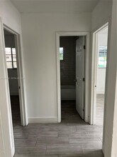 2535 NW 9th St in Miami, FL - Foto de edificio - Building Photo