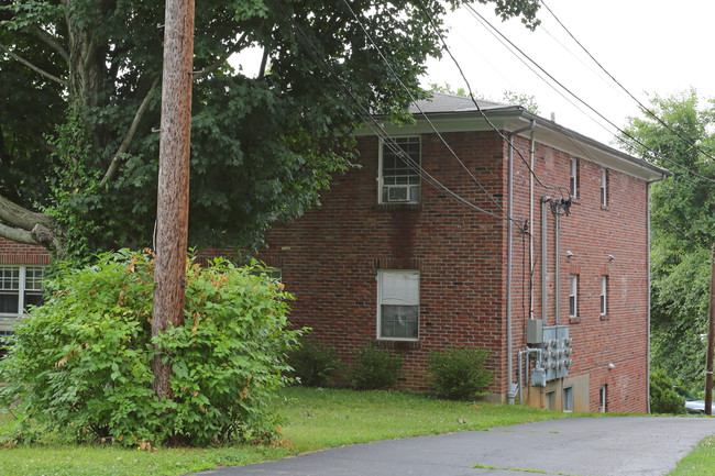 2724 Riedling Dr in Louisville, KY - Foto de edificio - Building Photo