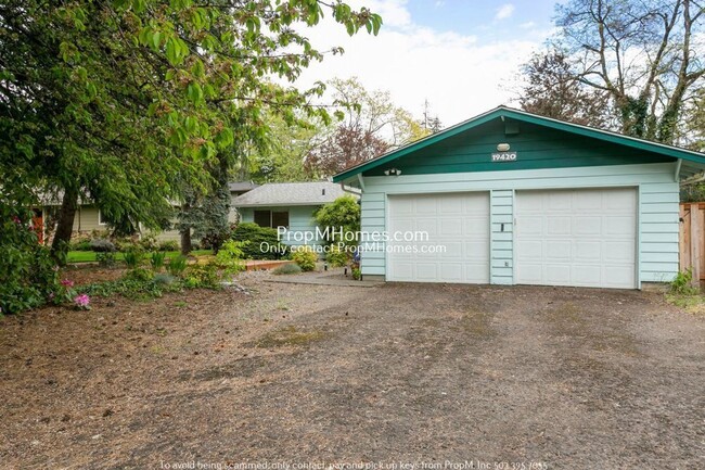 19420 Marlin Ave in Lake Oswego, OR - Building Photo - Building Photo