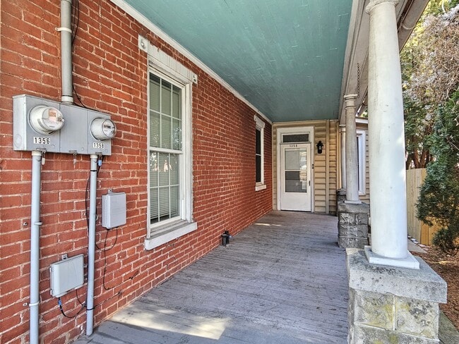 1358 W Main St in Ephrata, PA - Building Photo - Building Photo