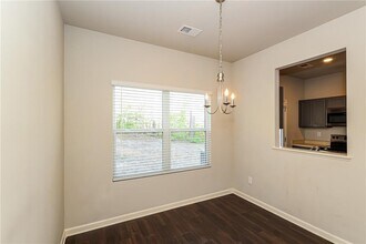 6350 Rockaway Rd in Atlanta, GA - Building Photo - Building Photo