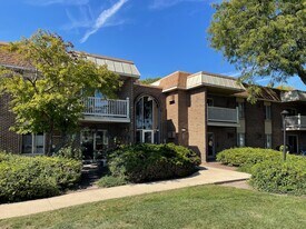 444 N Wilke Rd in Palatine, IL - Building Photo
