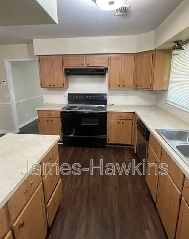 2124 Greenview Dr in Montgomery, AL - Building Photo - Building Photo