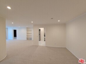 415 Montana Ave in Santa Monica, CA - Building Photo - Building Photo