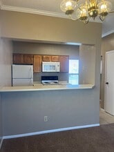 1028 Mockingbird Ln in Clovis, NM - Building Photo - Building Photo