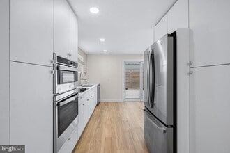 1124 Dunton St in Philadelphia, PA - Building Photo - Building Photo