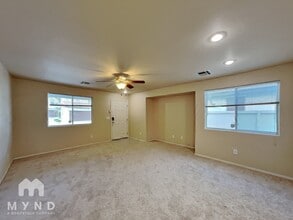 1994 Sunset Bend Dr in Henderson, NV - Building Photo - Building Photo
