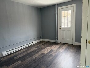 139 N Main St in Winchester, CT - Building Photo - Building Photo