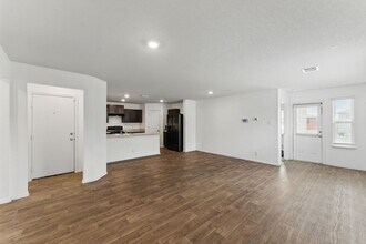 5715 Soothing Water in San Antonio, TX - Building Photo - Building Photo