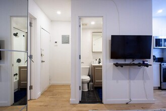 69 Clinton St in New York, NY - Building Photo - Building Photo