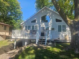 4301 Quaker Trail NE in Prior Lake, MN - Building Photo