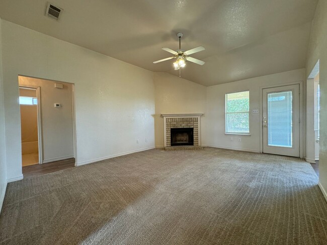 601 Lisa Ln in Killeen, TX - Building Photo - Building Photo