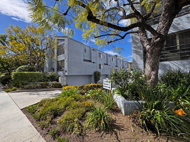 property at 311 E Glenarm St