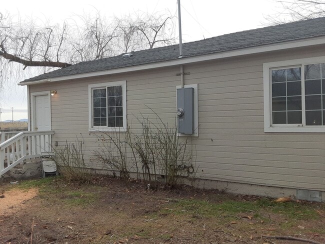 property at 15750 Swisher Rd