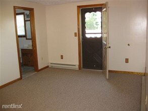 246 Crown St in Bristol, CT - Building Photo - Building Photo