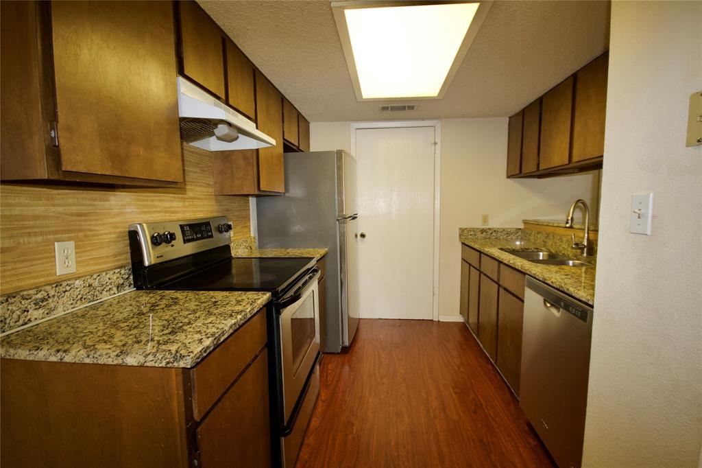 1405 Camp Craft Rd in West Lake Hills, TX - Building Photo
