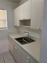 1255 W 49th Pl in Hialeah, FL - Building Photo - Building Photo