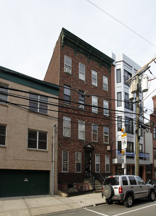 114 Madison St in Hoboken, NJ - Foto de edificio