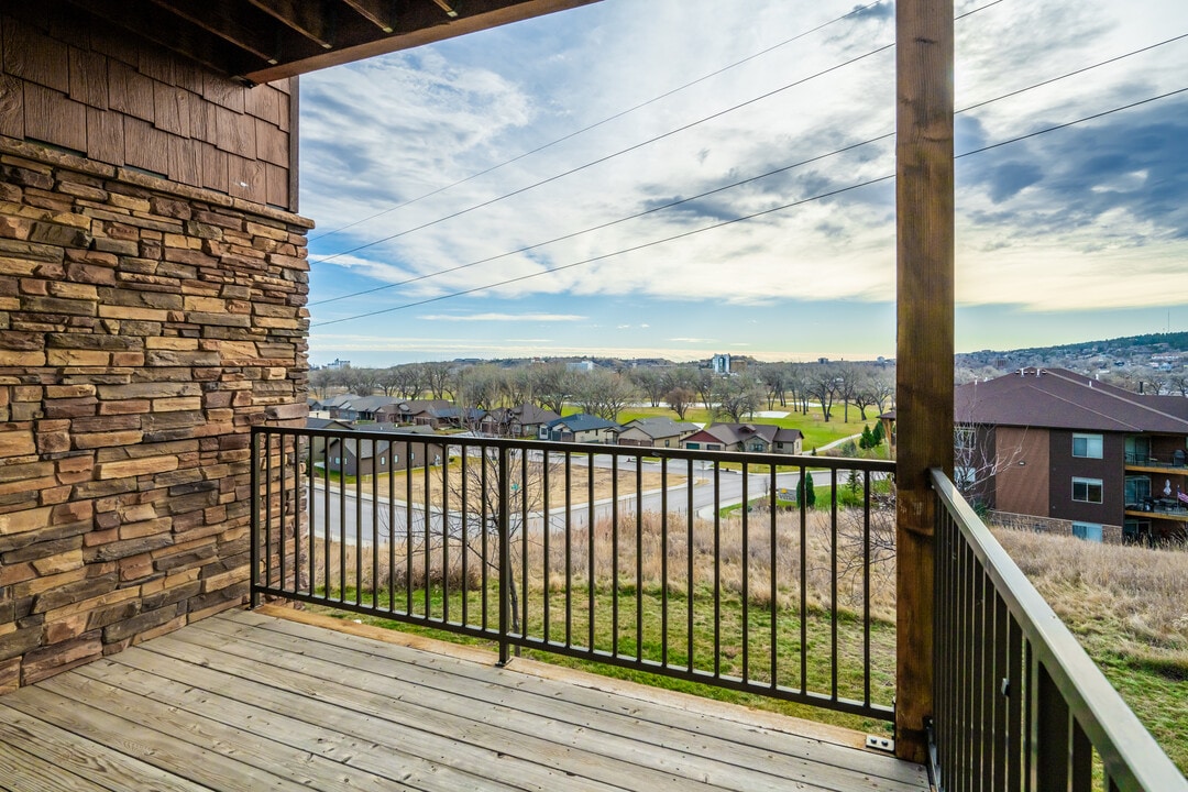 Founders Park Village in Rapid City, SD - Foto de edificio