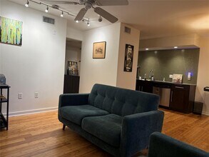 2200 Dickson Dr in Austin, TX - Building Photo - Building Photo