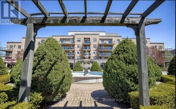 2502 Rutherford Rd in Vaughan, ON - Building Photo - Building Photo