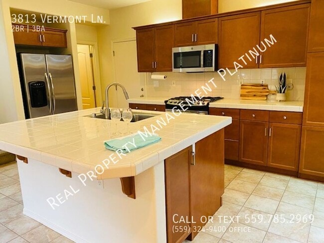 3813 Vermont Ln in Clovis, CA - Building Photo - Building Photo