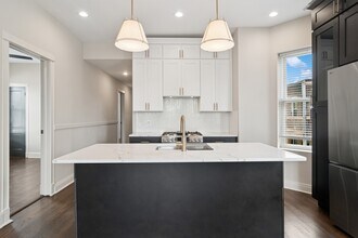 1408 W Belle Plaine Ave in Chicago, IL - Building Photo - Building Photo