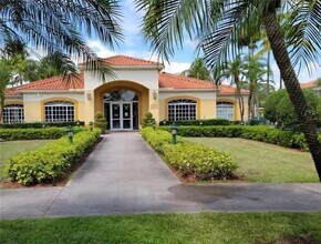 7260 NW 114th Ave in Doral, FL - Building Photo - Building Photo