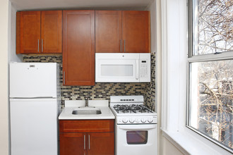 Cumberland Apartments in Brooklyn, NY - Building Photo - Interior Photo