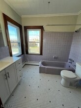 1 Laurel Pl in East Rutherford, NJ - Building Photo - Building Photo