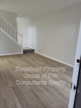 7964-7966 Goldsmith Dr in Reynoldsburg, OH - Building Photo - Building Photo