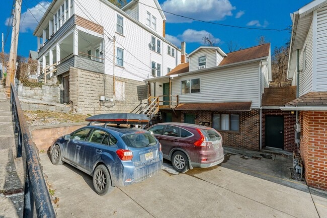 Vulcan K Team Apartments in Morgantown, WV - Foto de edificio - Interior Photo