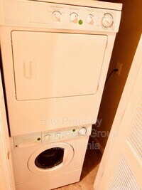 2324 N Park Ave photo'