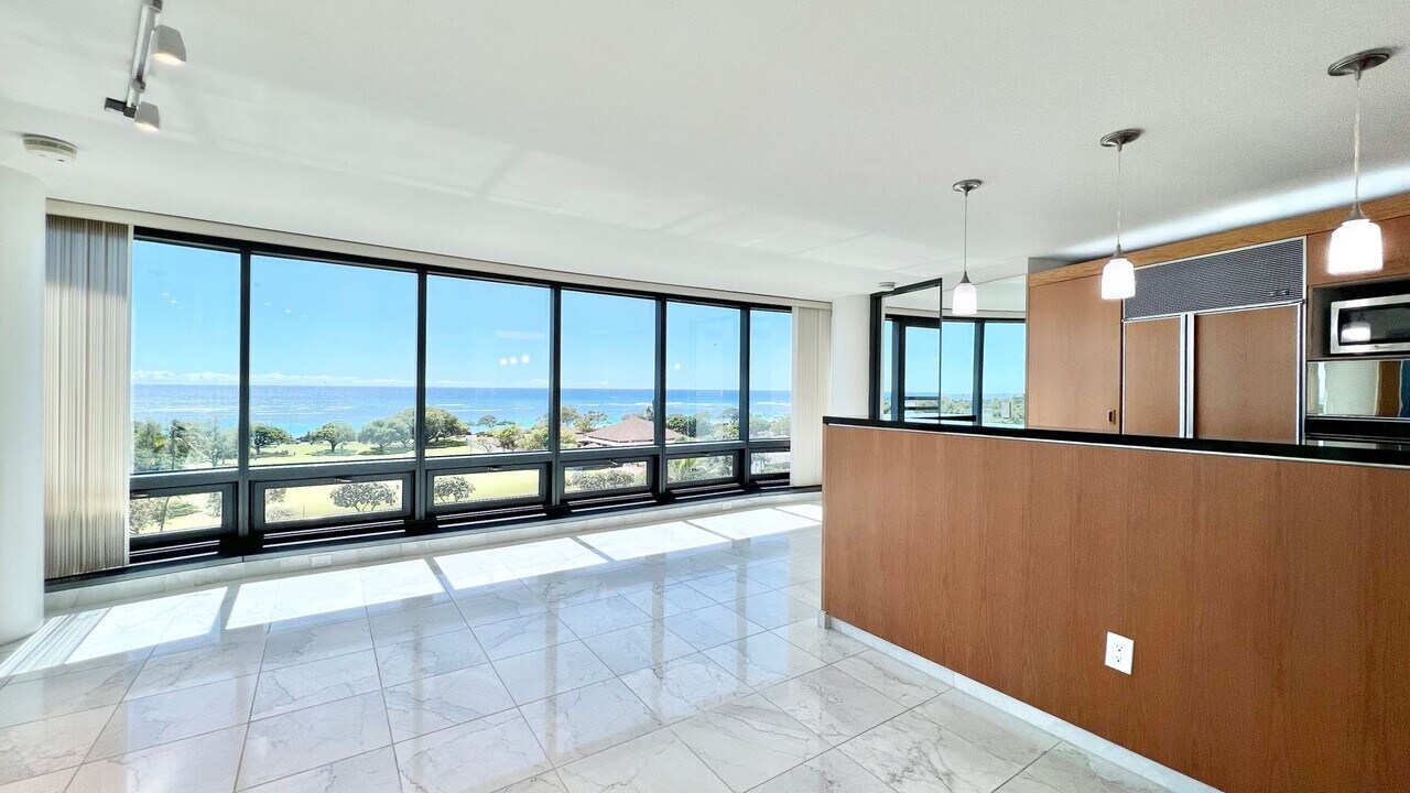 1330 Ala Moana Blvd in Honolulu, HI - Building Photo