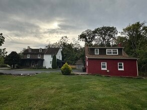 1839 Lower State Rd, Unit Apartment C in Doylestown, PA - Foto de edificio - Building Photo