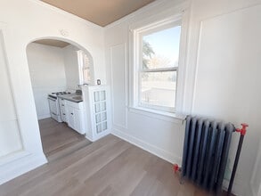 Bervean Apartments in Flint, MI - Building Photo - Building Photo