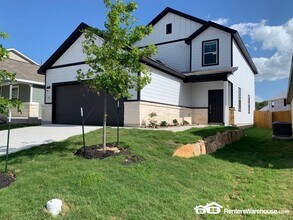 252 Kinsley Wy in New Braunfels, TX - Building Photo - Building Photo